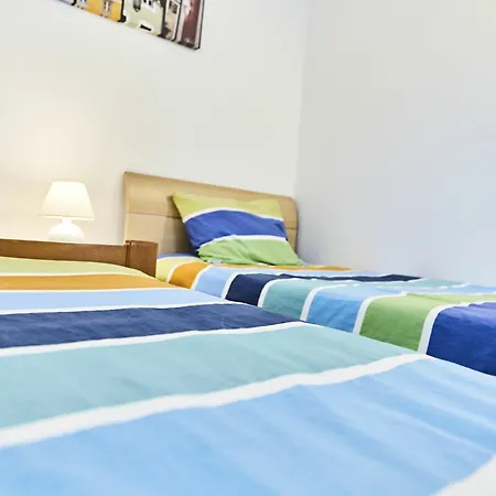 Two Bedroom Self Contained House Apartment Carcavelos (Lisbon)