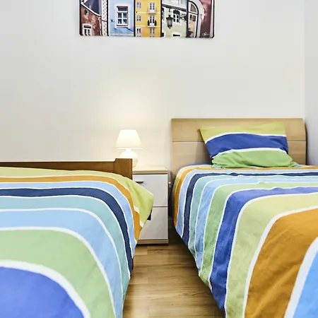 Apartment Two Bedroom Self Contained House Carcavelos (Lisbon)